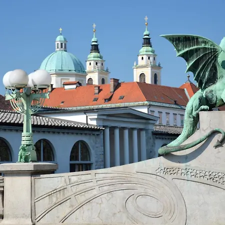 Lägenhet Khan 2 Ljubljana